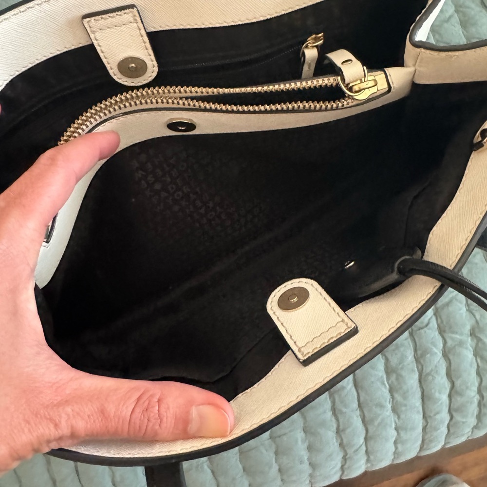 Kate Spade Black and White Satchel with Gold Detailing - Picture 7 of 10